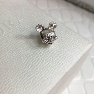 Autentic pandora mikckey new never used 🚨🚨🙀🥰🐭